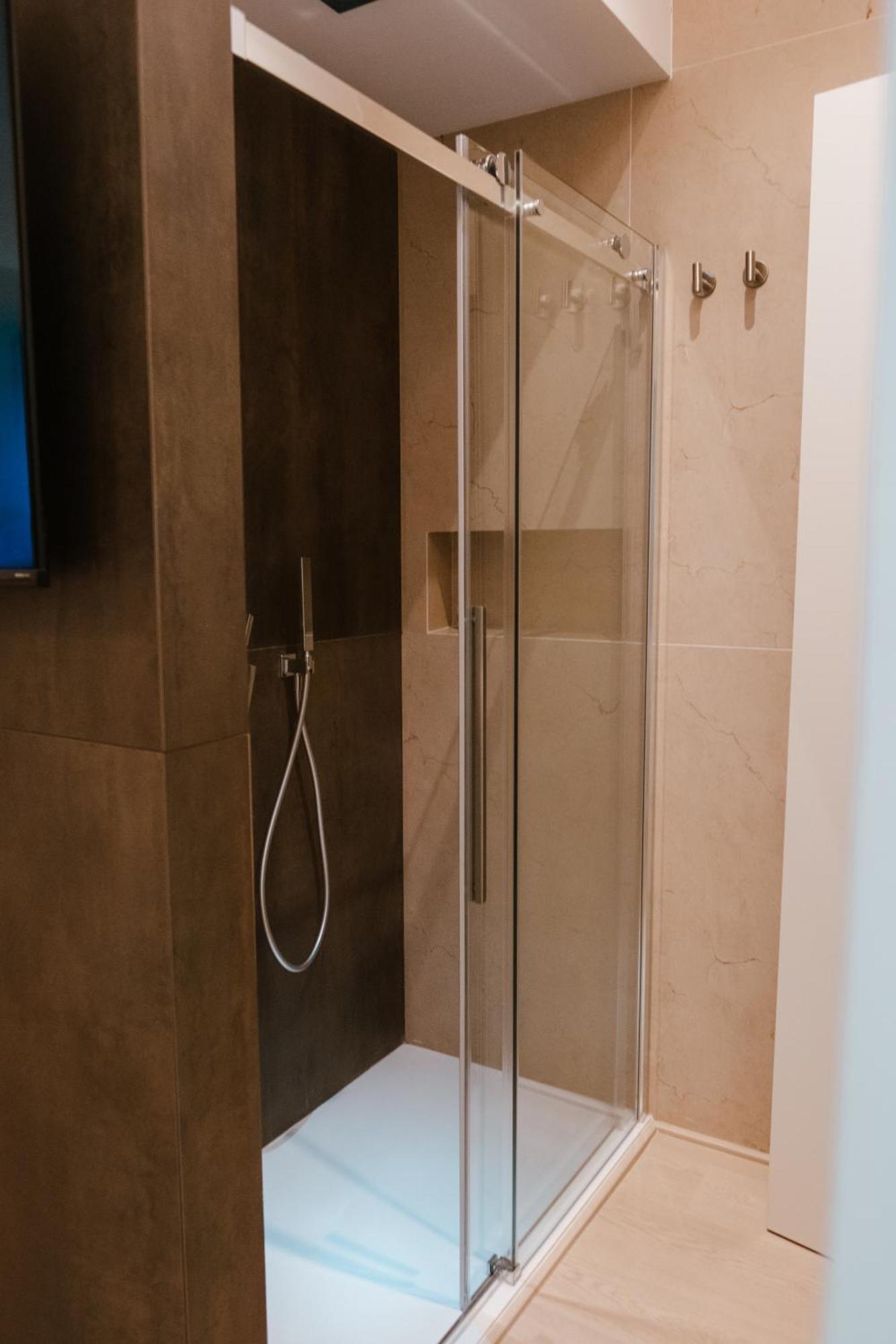 18Zero2 Luxury Rooms Bari Buitenkant foto